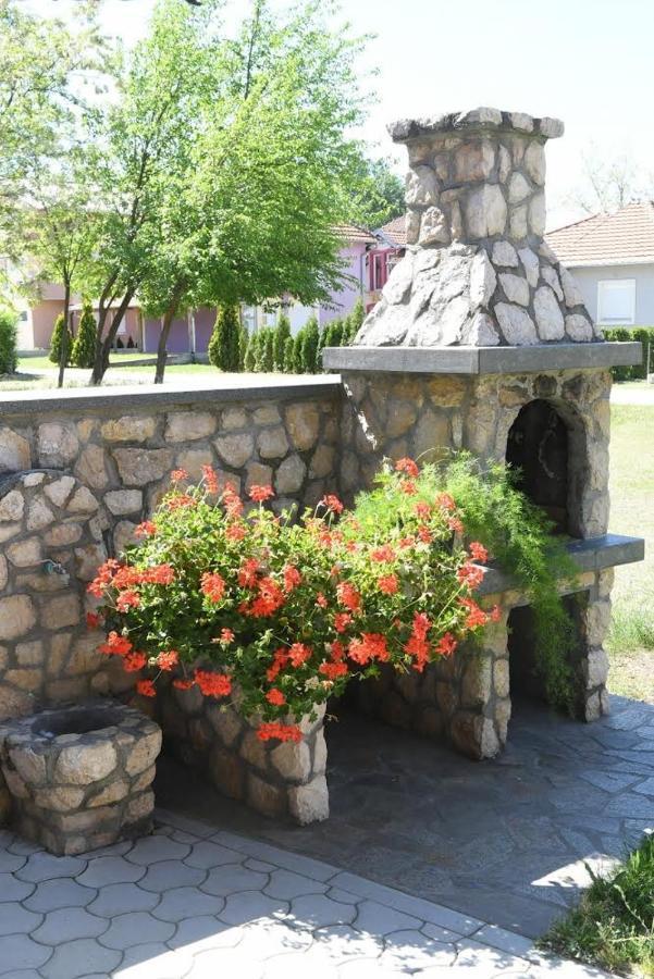 Sobe Alex Apartment Veliko Gradište Екстериор снимка